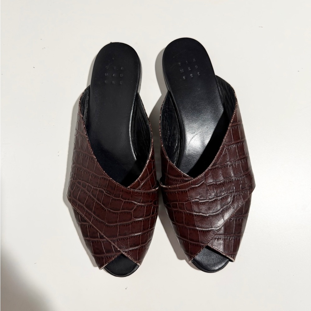 TRA MAD RKE Tra Mad Rke Distressed Leather Sandal‎ Snaleskin